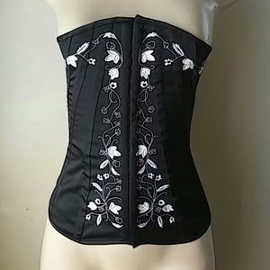 Sale $7 items 3/$15 Bodice